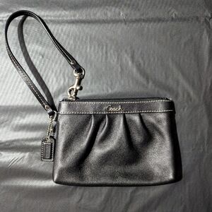 Coach Pleated Leather Black Wristlet Early 2000s Y2K